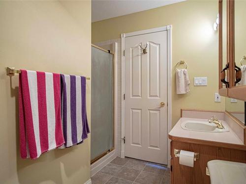 240-805 Comox Street, Penticton, BC - Indoor Photo Showing Bathroom