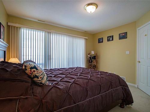 240-805 Comox Street, Penticton, BC - Indoor Photo Showing Bedroom