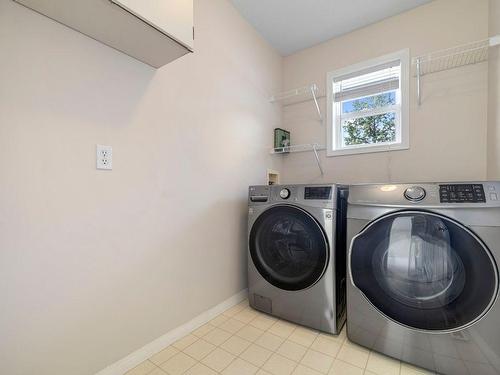6267 Thompson Drive, Peachland, BC - Indoor Photo Showing Laundry Room