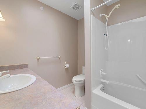 6267 Thompson Drive, Peachland, BC - Indoor Photo Showing Bathroom