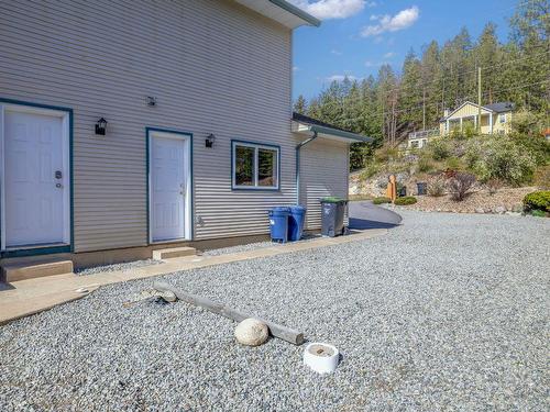 6267 Thompson Drive, Peachland, BC - Outdoor With Exterior