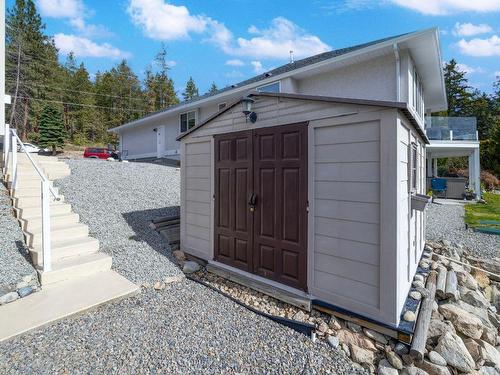 6267 Thompson Drive, Peachland, BC - Outdoor With Exterior