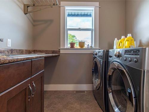 2415 Pleasant Valley Road, Armstrong, BC - Indoor Photo Showing Laundry Room