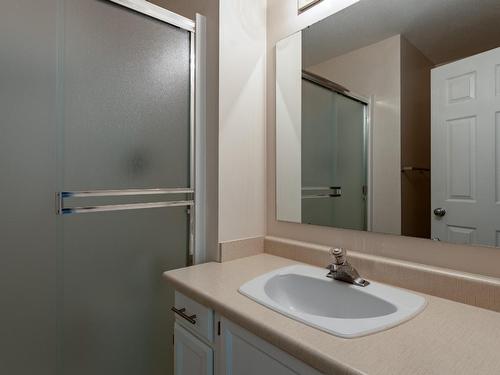 2220 Golf Course Drive, West Kelowna, BC - Indoor Photo Showing Bathroom
