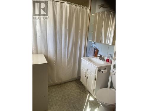 4521 Park Avenue, Terrace, BC - Indoor Photo Showing Bathroom