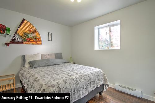 451 Whitevale Road, Lumby, BC - Indoor Photo Showing Bedroom