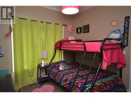 2912 Chase Falkland Road, Falkland, BC - Indoor Photo Showing Bedroom