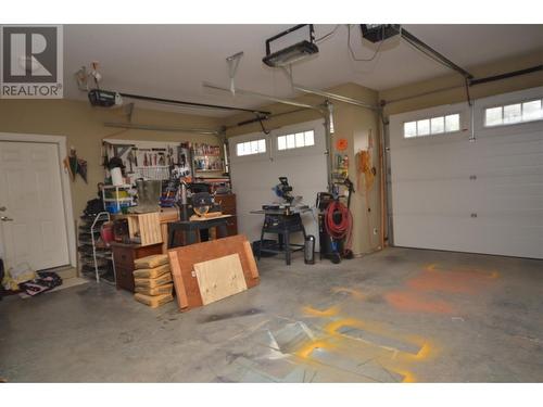 2912 Chase Falkland Road, Falkland, BC - Indoor Photo Showing Garage