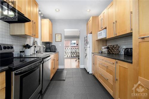57 Louisa Street, Ottawa, ON - Indoor Photo Showing Kitchen