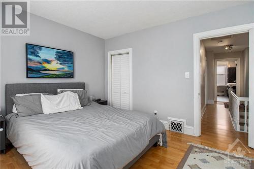 57 Louisa Street, Ottawa, ON - Indoor Photo Showing Bedroom