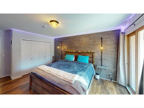 2 - 4850 Mckay Street, Radium Hot Springs, BC - Indoor Photo Showing Bedroom