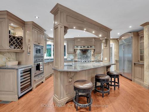 16576 Mount Pleasant Rd, Caledon, ON - Indoor Photo Showing Kitchen With Upgraded Kitchen