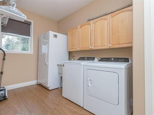 456 Thetis Dr, Ladysmith, BC - Indoor Photo Showing Laundry Room