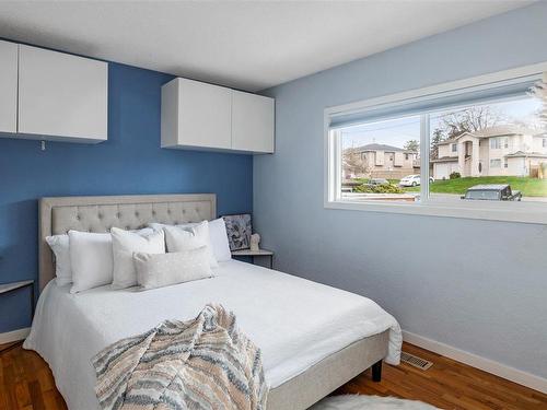 4008 Wiseton St, Saanich, BC - Indoor Photo Showing Bedroom