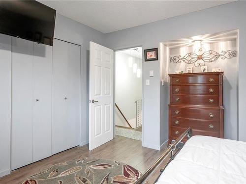 202-1537 Noel Ave, Comox, BC - Indoor Photo Showing Bedroom