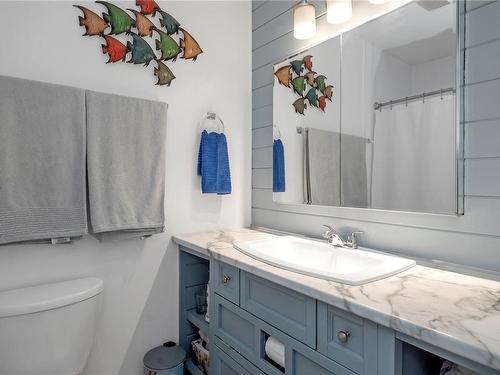 202-1537 Noel Ave, Comox, BC - Indoor Photo Showing Bathroom