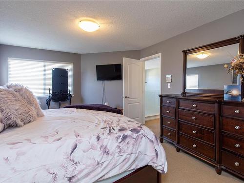 6249 Garside Rd, Nanaimo, BC - Indoor Photo Showing Bedroom