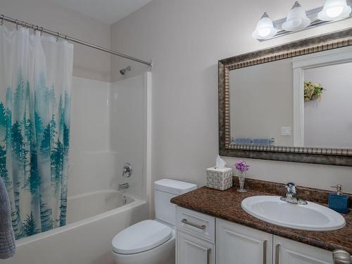 4232 Gulfview Dr, Nanaimo, BC - Indoor Photo Showing Bathroom