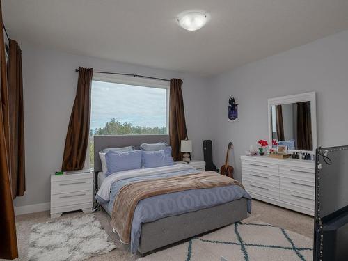 4232 Gulfview Dr, Nanaimo, BC - Indoor Photo Showing Bedroom