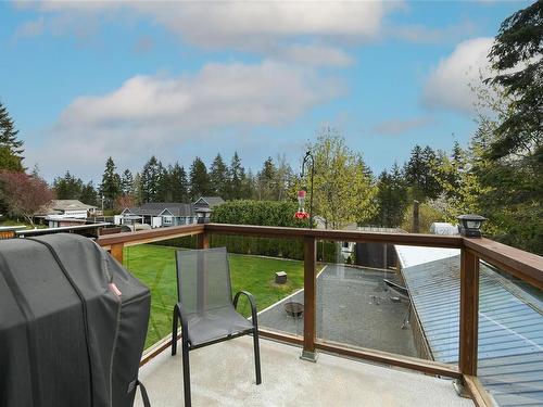 6554 Mystery Beach Rd, Fanny Bay, BC - Outdoor With Deck Patio Veranda