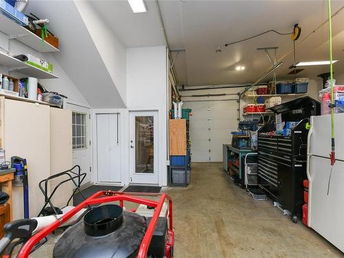6554 Mystery Beach Rd, Fanny Bay, BC - Indoor Photo Showing Garage