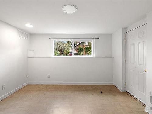 3135 Highview St, Victoria, BC - Indoor Photo Showing Other Room