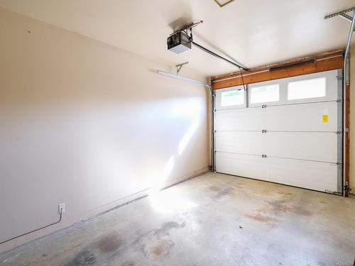 12-3101 Herons Way, Duncan, BC - Indoor Photo Showing Garage