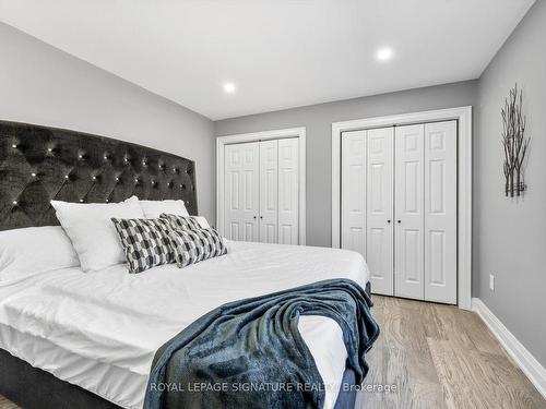 11 Joliet Cres, Tiny, ON - Indoor Photo Showing Bedroom