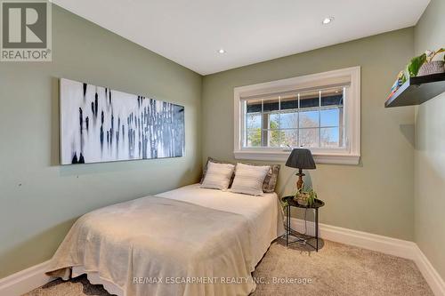 565 Second Rd E, Hamilton, ON - Indoor Photo Showing Bedroom