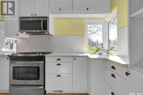 3280 Rae Street, Regina, SK - Indoor Photo Showing Kitchen With Upgraded Kitchen