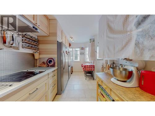 8029 Vedette Drive, Osoyoos, BC - Indoor Photo Showing Kitchen