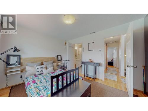 8029 Vedette Drive, Osoyoos, BC - Indoor Photo Showing Bedroom