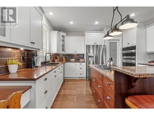 600 Nighthawk Avenue, Vernon, BC - Indoor Photo Showing Kitchen With Stainless Steel Kitchen With Upgraded Kitchen
