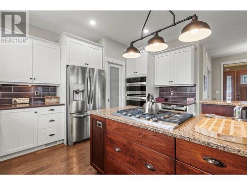 600 Nighthawk Avenue, Vernon, BC - Indoor Photo Showing Kitchen With Stainless Steel Kitchen