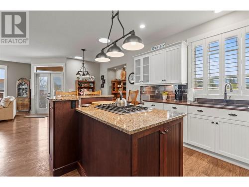 600 Nighthawk Avenue, Vernon, BC - Indoor Photo Showing Kitchen