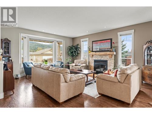 600 Nighthawk Avenue, Vernon, BC - Indoor Photo Showing Living Room With Fireplace