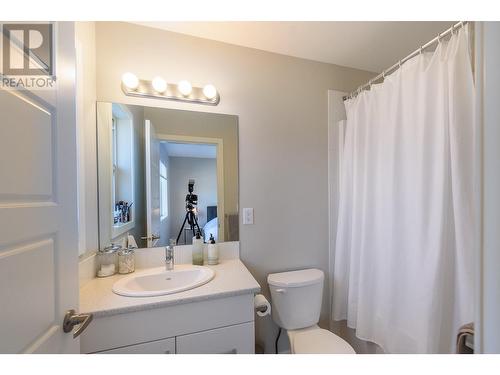 4600 Okanagan Avenue Unit# 18, Vernon, BC - Indoor Photo Showing Bathroom