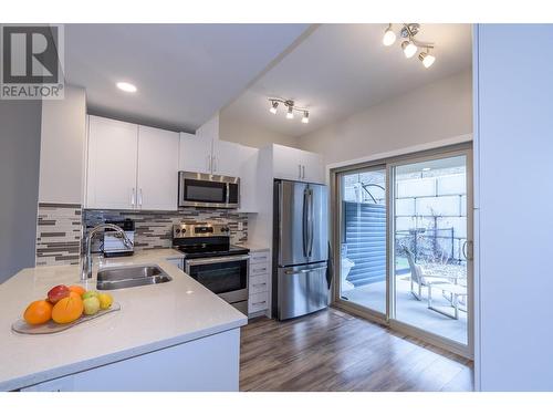 4600 Okanagan Avenue Unit# 18, Vernon, BC - Indoor Photo Showing Kitchen With Stainless Steel Kitchen With Double Sink With Upgraded Kitchen