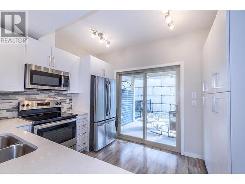 4600 Okanagan Avenue Unit# 18, Vernon, BC - Indoor Photo Showing Kitchen With Stainless Steel Kitchen With Double Sink