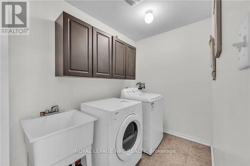 19 Powell Dr, Hamilton, ON - Indoor Photo Showing Laundry Room