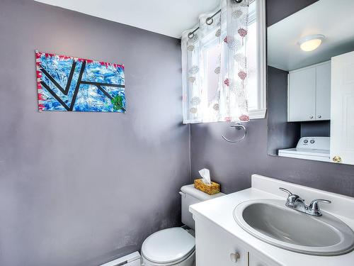 Powder room - 990 Rue Pesant, Laval (Sainte-Dorothée), QC - Indoor Photo Showing Bathroom