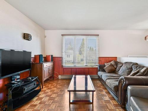 Salon - 201 Rue Levert, Lavaltrie, QC - Indoor Photo Showing Living Room