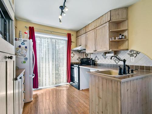 Kitchen - 201 Rue Levert, Lavaltrie, QC - Indoor Photo Showing Kitchen