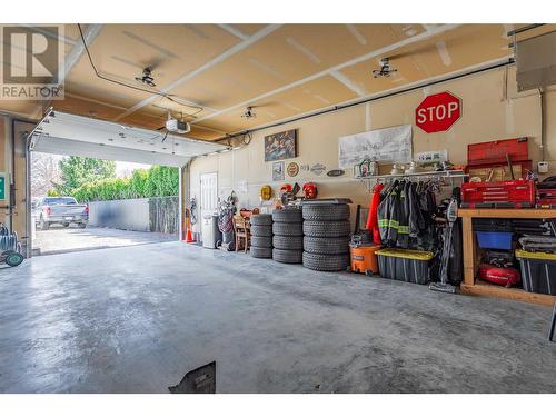 932 Mccartney Road, West Kelowna, BC - Indoor Photo Showing Garage