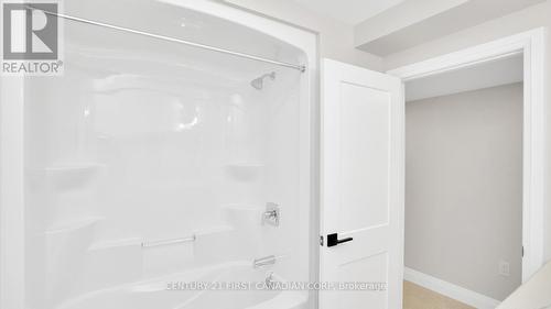 146 Shirley Street, Thames Centre (Thorndale), ON - Indoor Photo Showing Bathroom