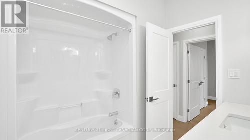 144 Shirley Street, Thames Centre (Thorndale), ON - Indoor Photo Showing Bathroom