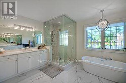 23 Grace Lake Crt, Vaughan, ON - Indoor Photo Showing Bathroom