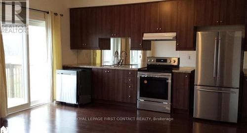1277 Bardeau St S, Innisfil, ON - Indoor Photo Showing Kitchen