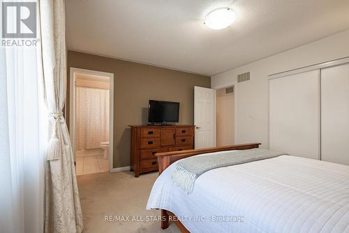 87 Jamesway Cres, Whitchurch-Stouffville, ON - Indoor Photo Showing Bedroom