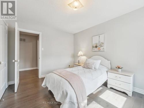 10 Dunloe Rd, Richmond Hill, ON - Indoor Photo Showing Bedroom